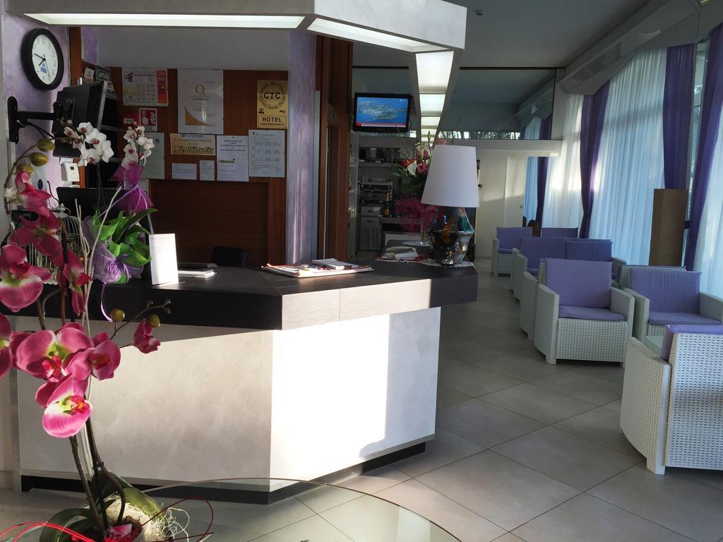 Hotel Sahara Мілано-Маріттіма Екстер'єр фото